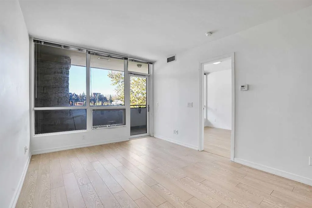 128 2 Street SW, #205