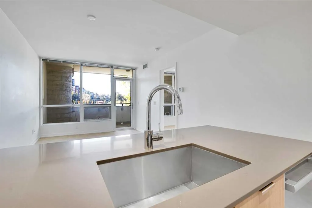 128 2 Street SW, #205