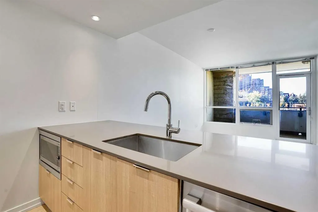 128 2 Street SW, #205