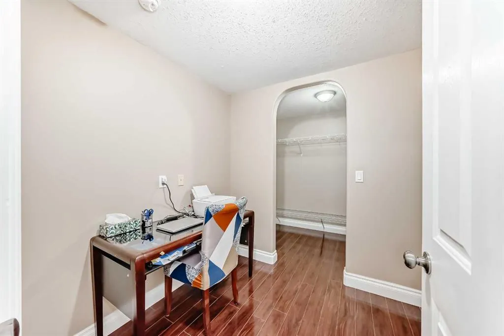 29 Simcoe Gate SW