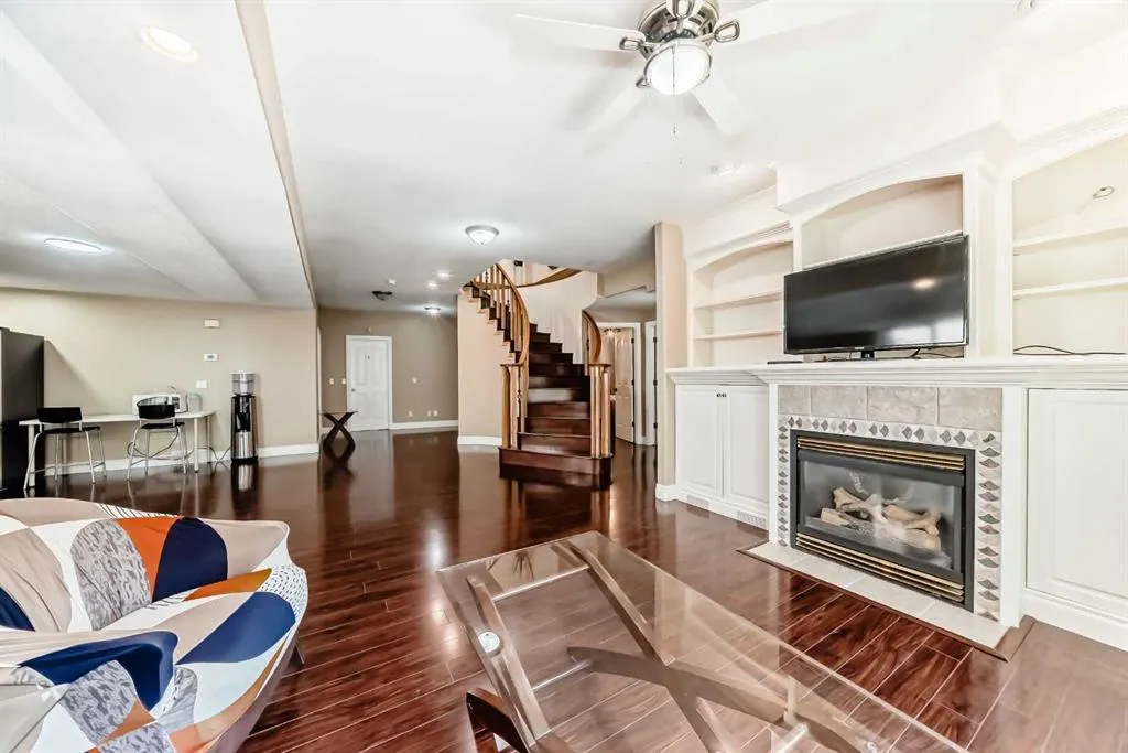 29 Simcoe Gate SW