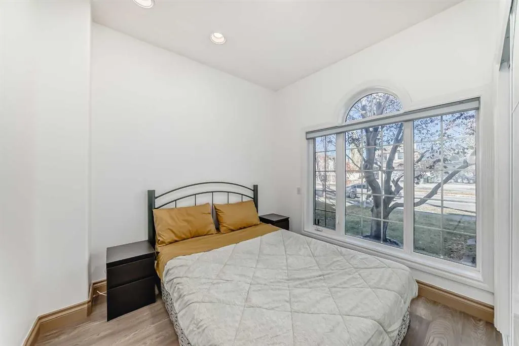 29 Simcoe Gate SW
