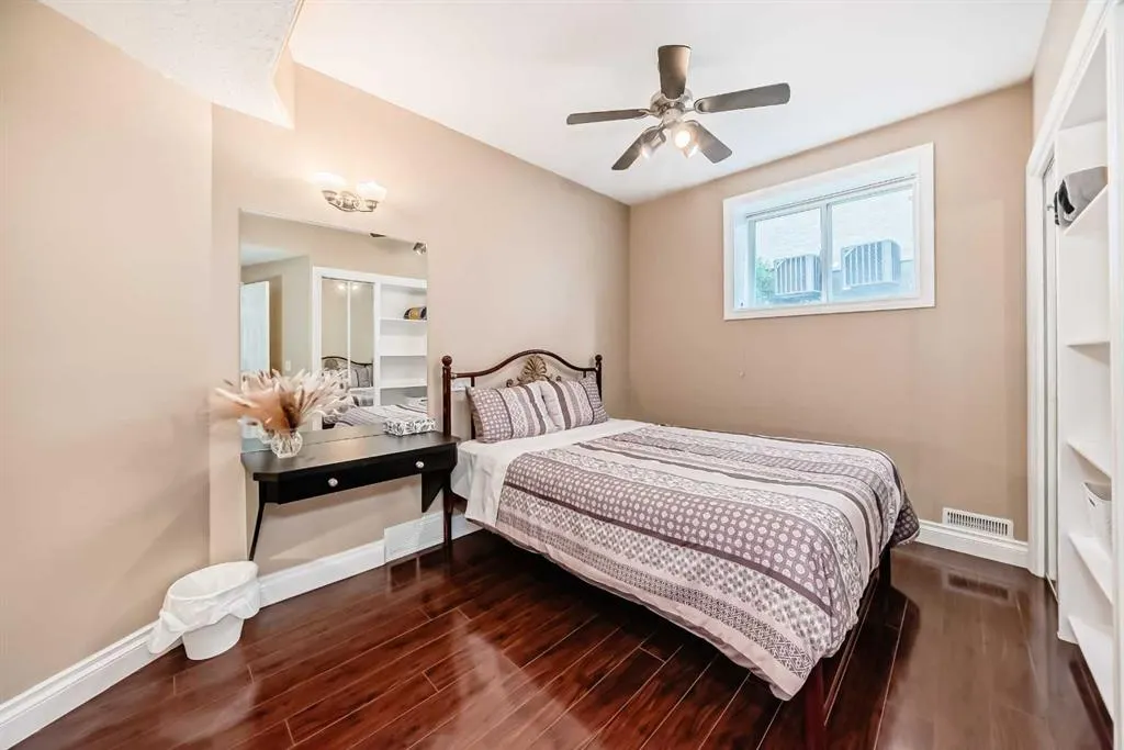 29 Simcoe Gate SW