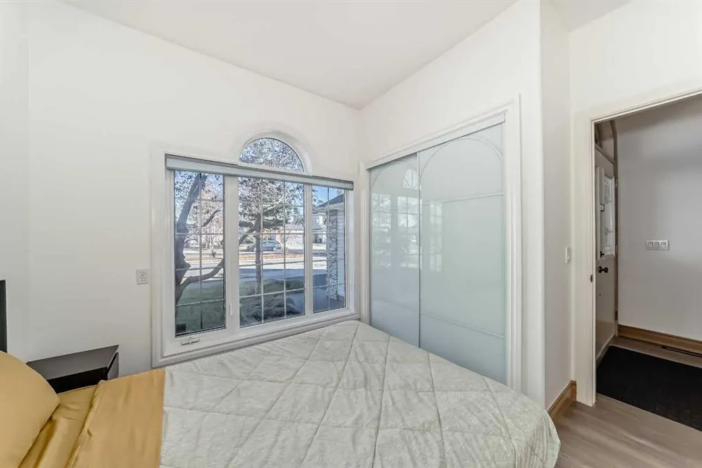 29 Simcoe Gate SW