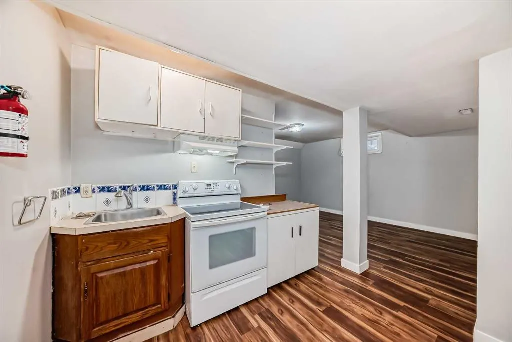 1403 19 Street NE