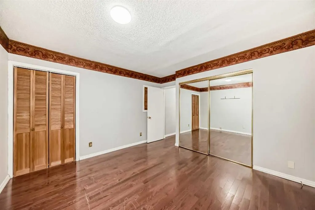 1403 19 Street NE