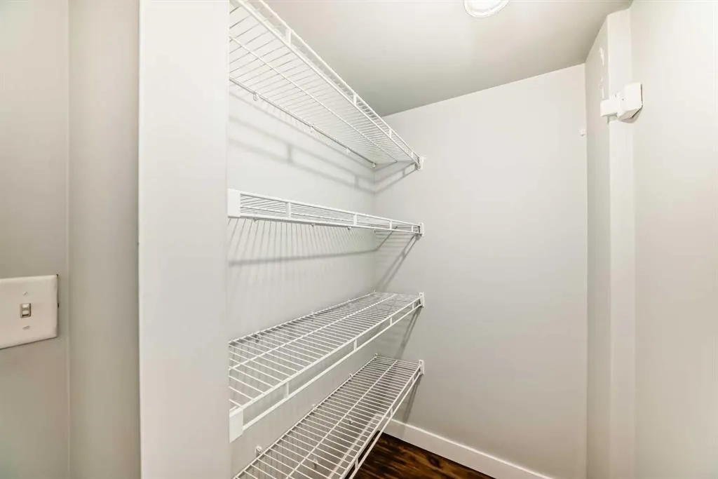 1403 19 Street NE
