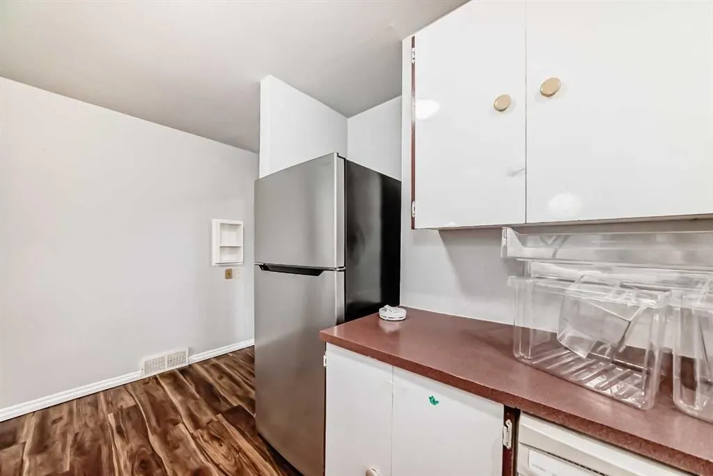 1403 19 Street NE