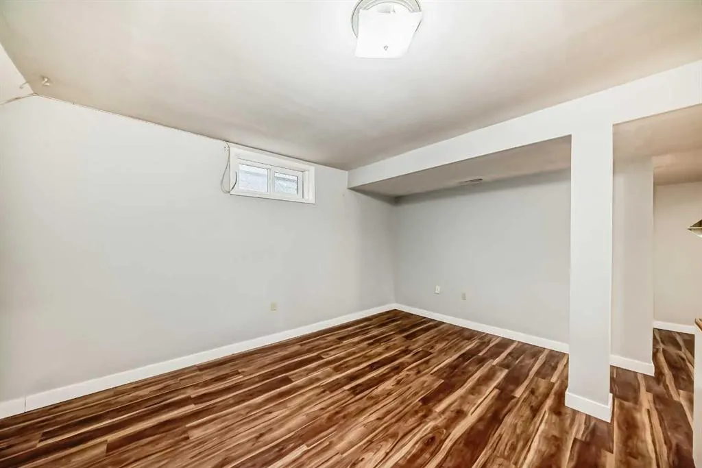 1403 19 Street NE