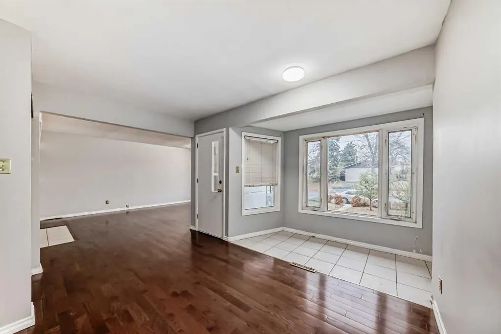 1403 19 Street NE
