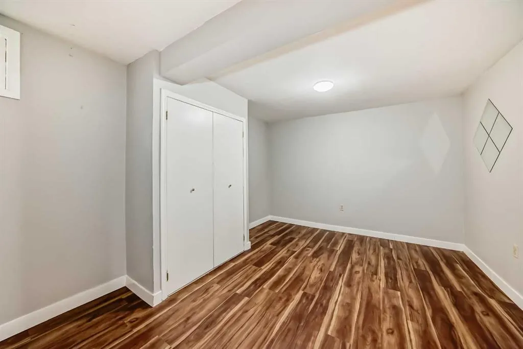 1403 19 Street NE