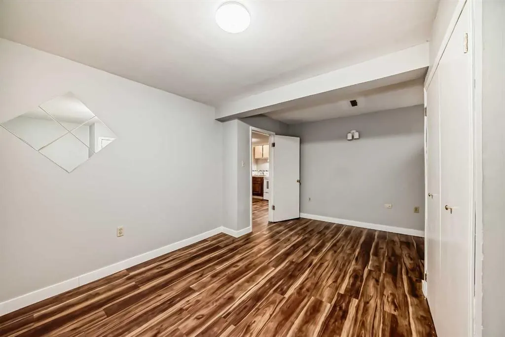 1403 19 Street NE