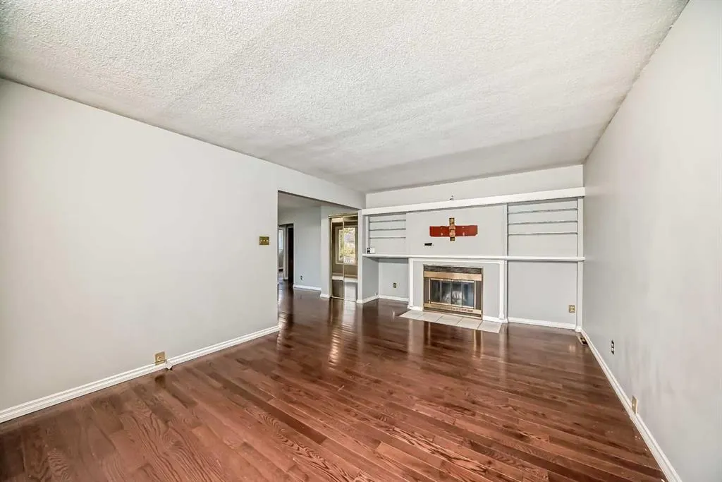 1403 19 Street NE