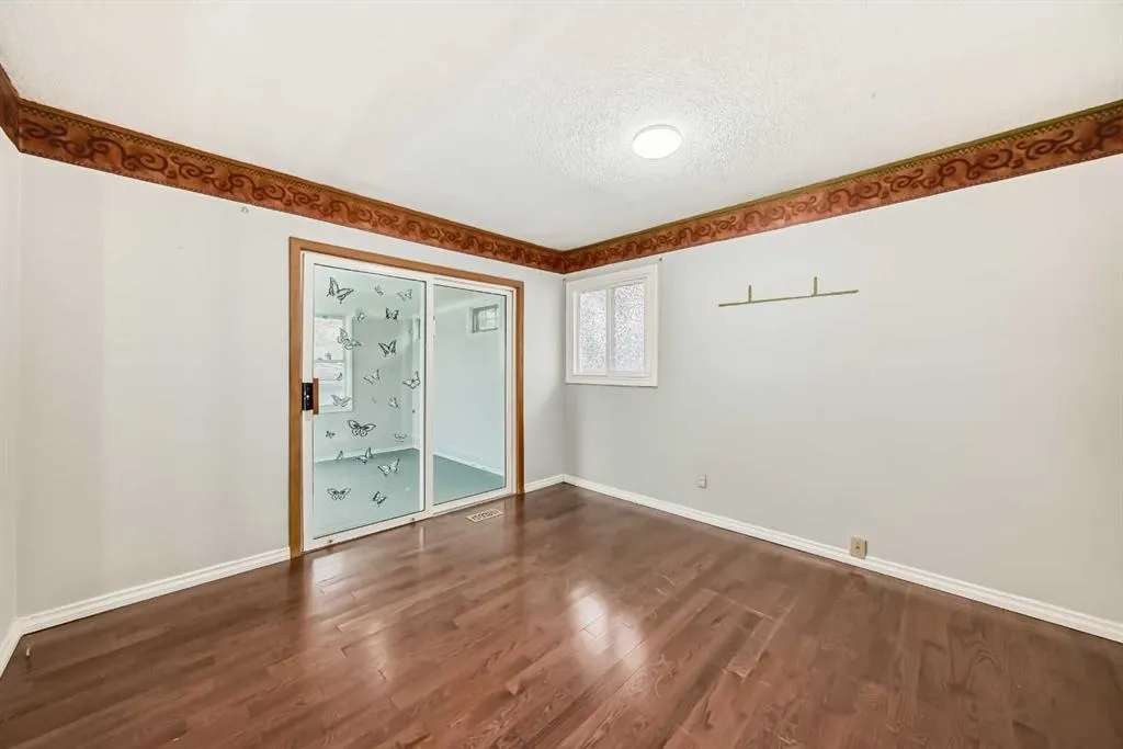 1403 19 Street NE