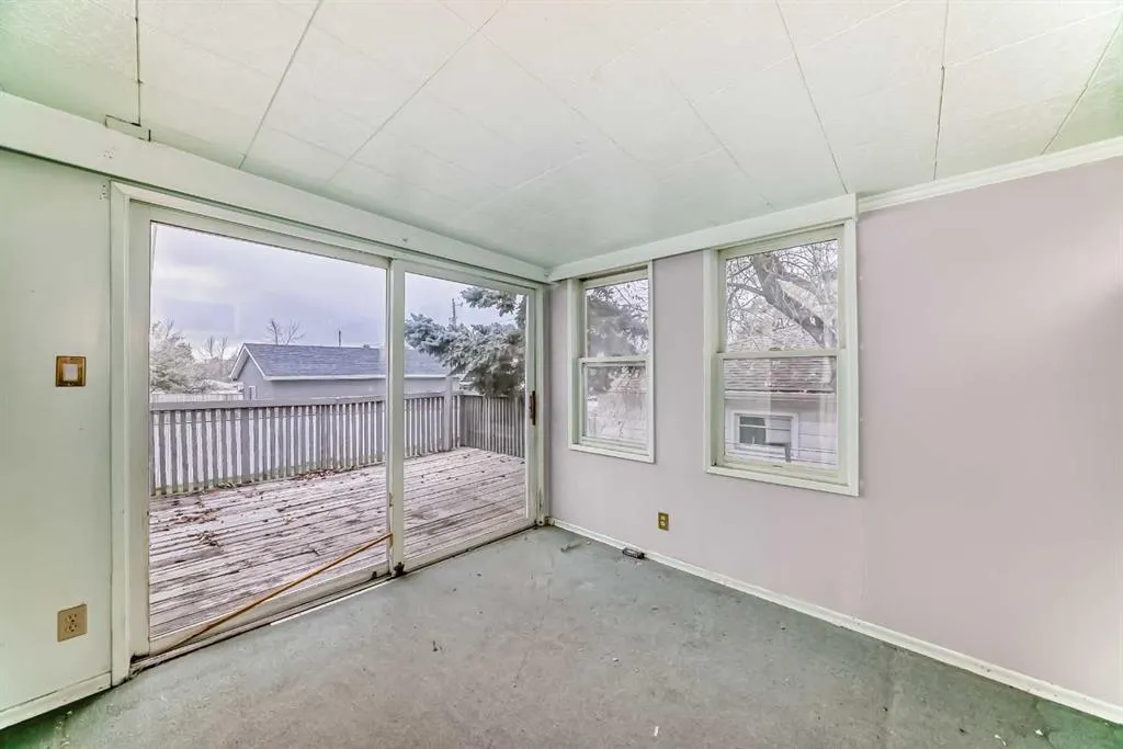1403 19 Street NE