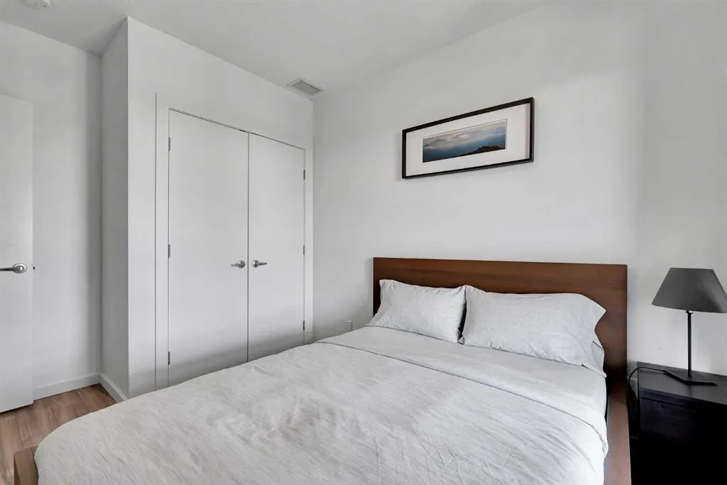 1629 38 Street SW, #206