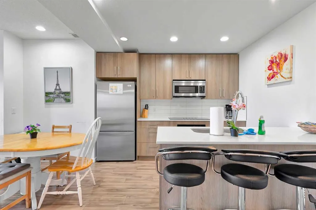 1629 38 Street SW, #206