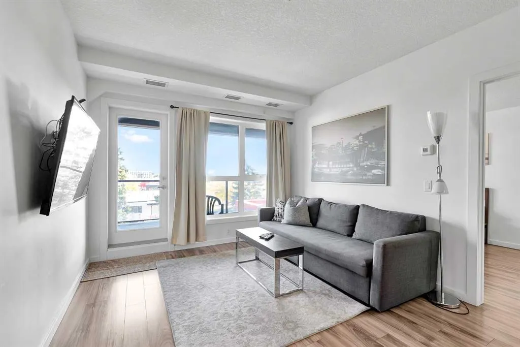 1629 38 Street SW, #206