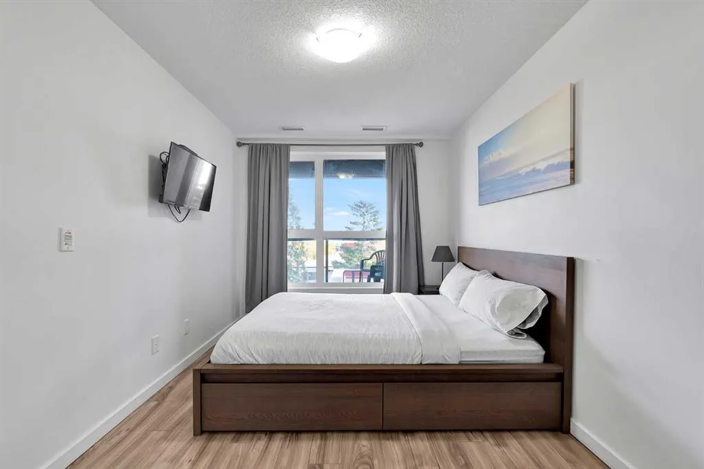 1629 38 Street SW, #206