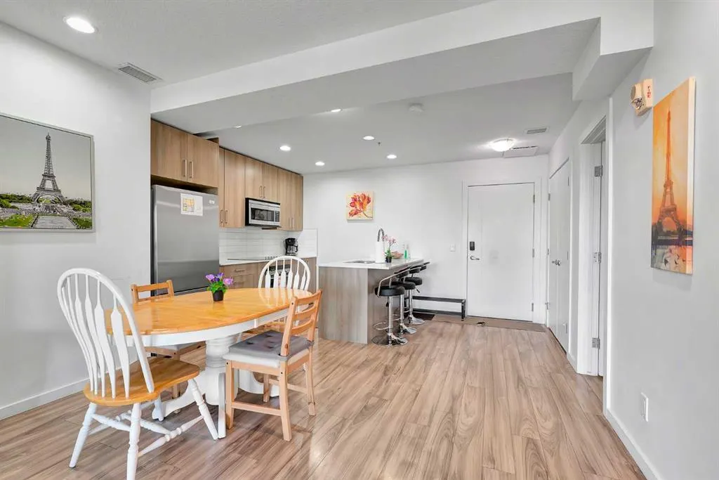 1629 38 Street SW, #206
