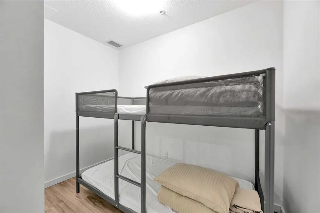 1629 38 Street SW, #206