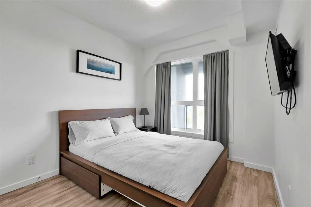 1629 38 Street SW, #206
