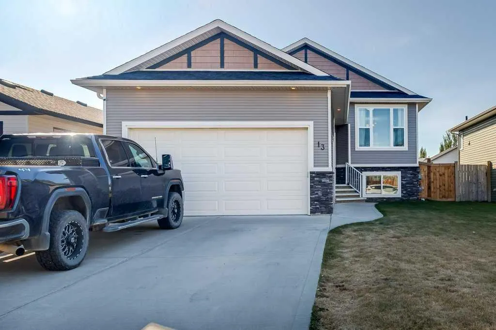 13 Adina Close