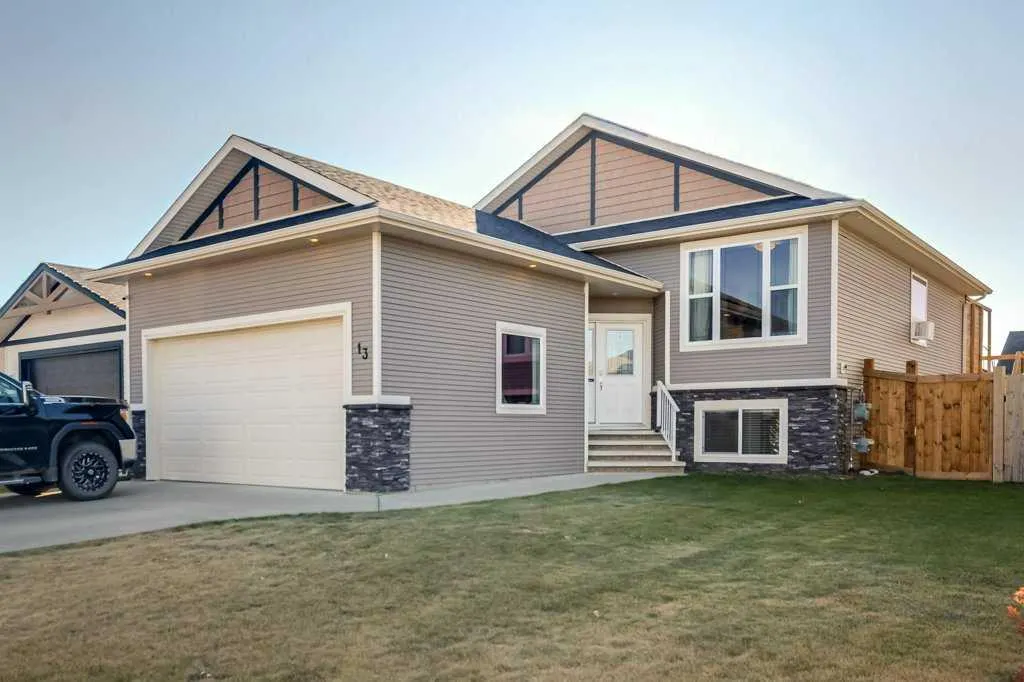 13 Adina Close