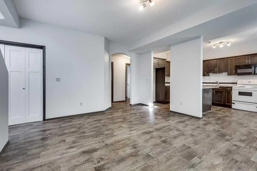 13 Adina Close