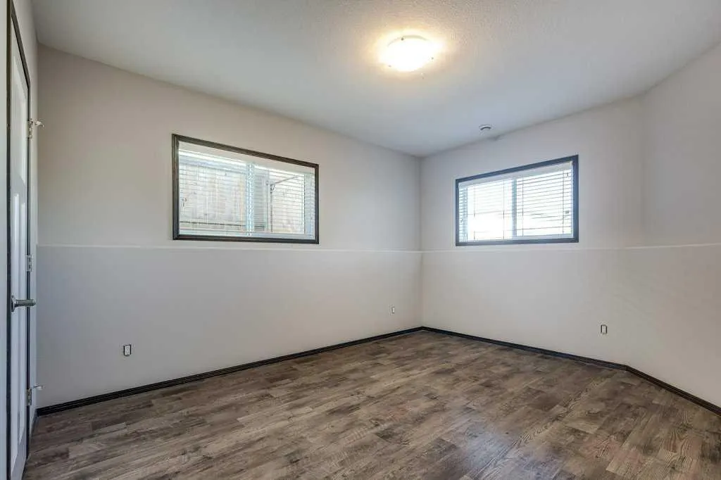 13 Adina Close