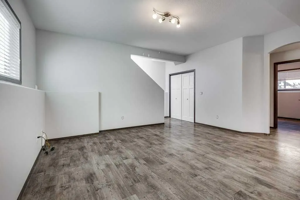 13 Adina Close