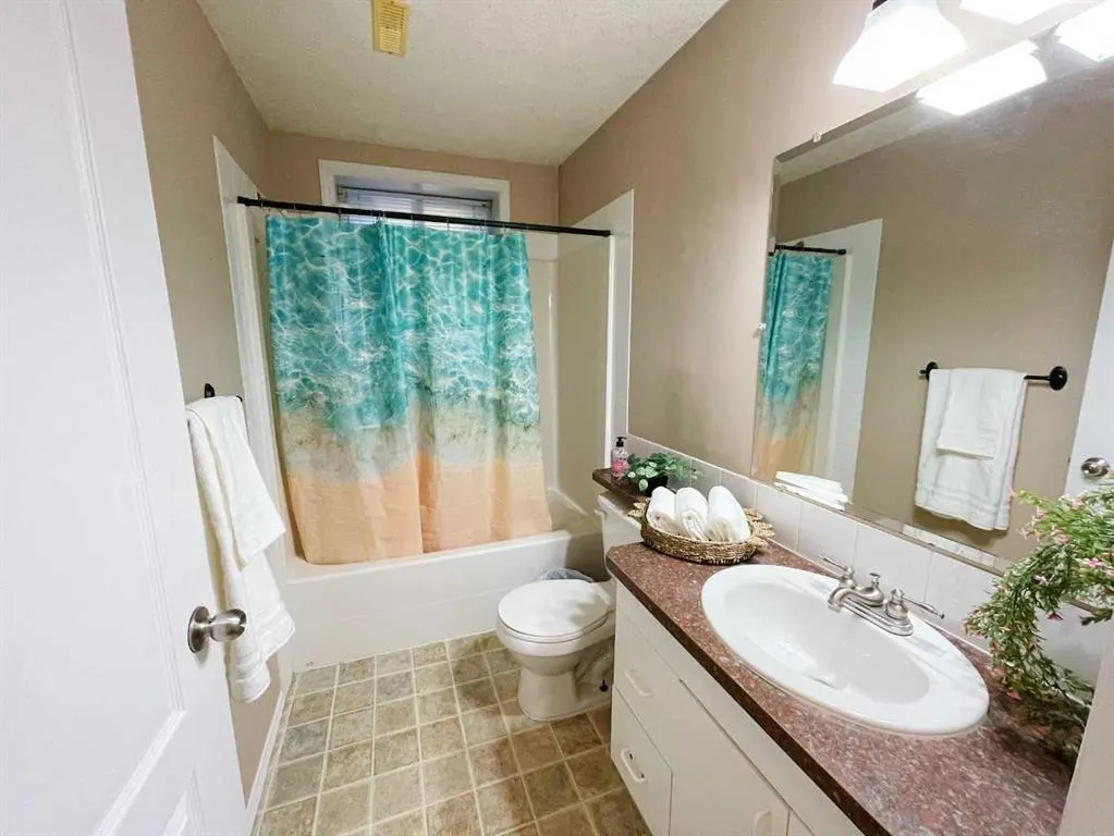 221 Coulee Creek Manor