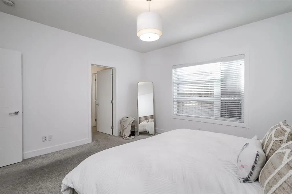 2115 34 Avenue SW, #100