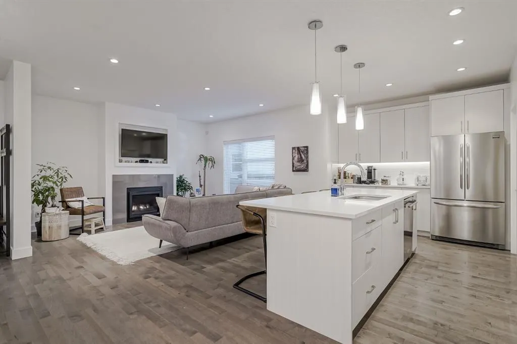 2115 34 Avenue SW, #100