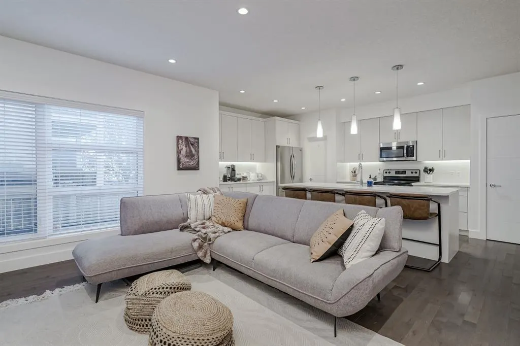 2115 34 Avenue SW, #100