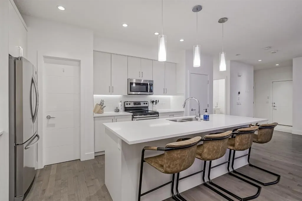 2115 34 Avenue SW, #100