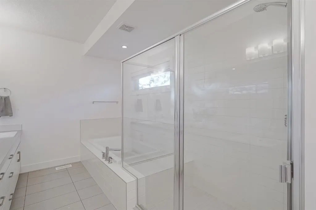 2115 34 Avenue SW, #100