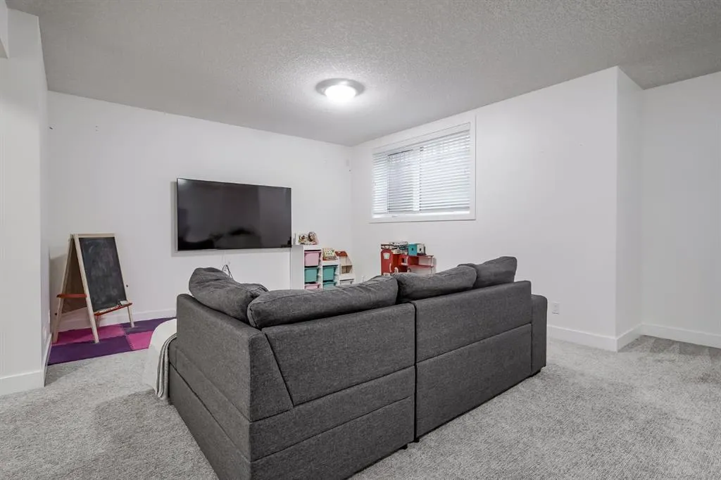 2115 34 Avenue SW, #100