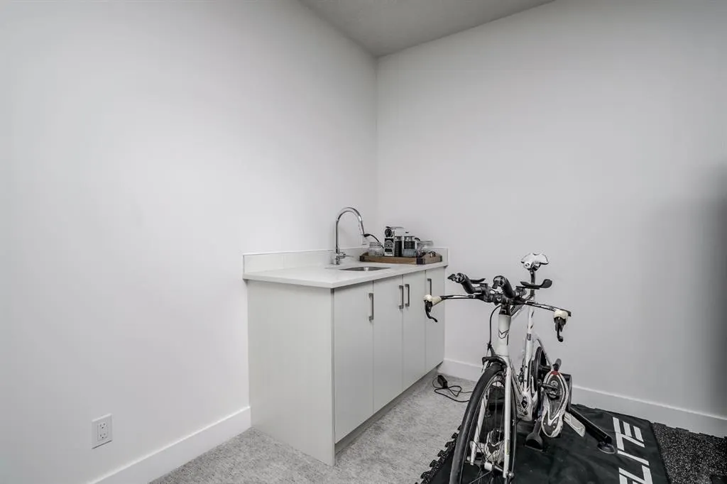 2115 34 Avenue SW, #100