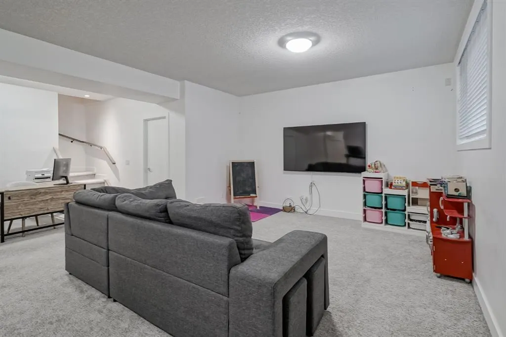 2115 34 Avenue SW, #100
