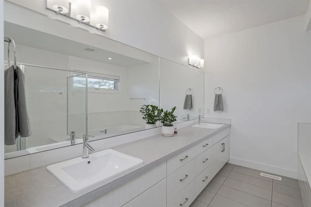 2115 34 Avenue SW, #100