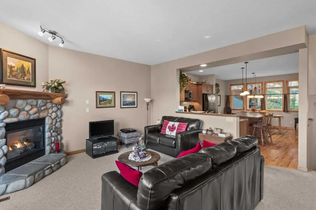 1073 Wilson Way