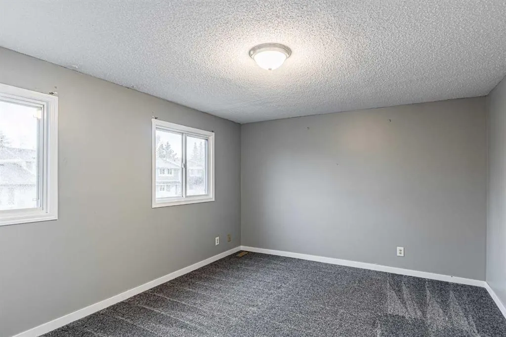 212 Georgian Villas NE