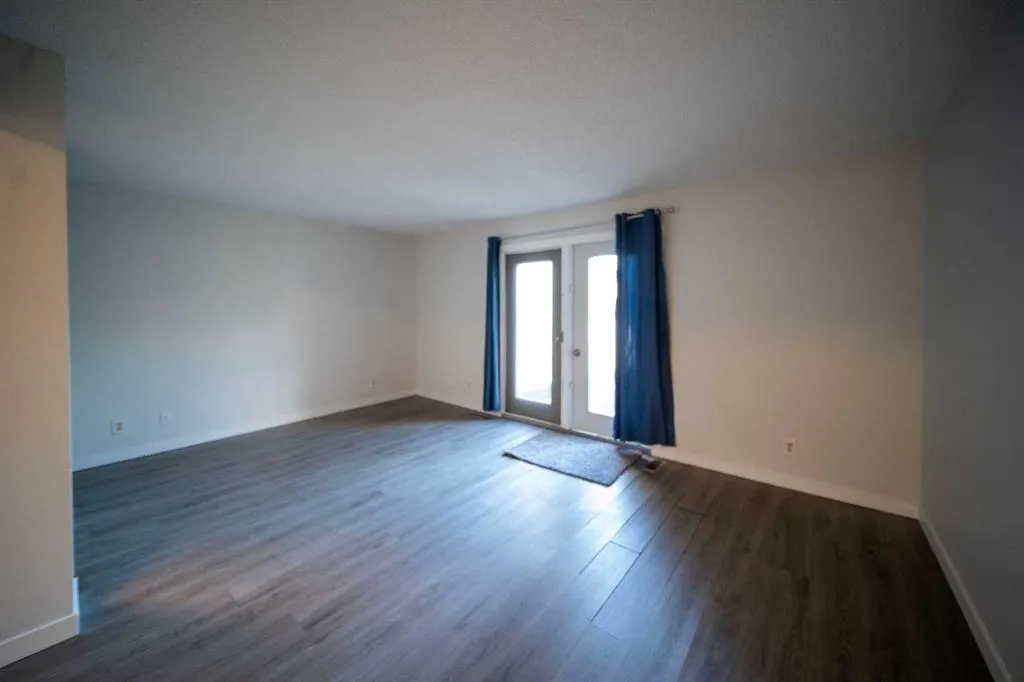 212 Georgian Villas NE