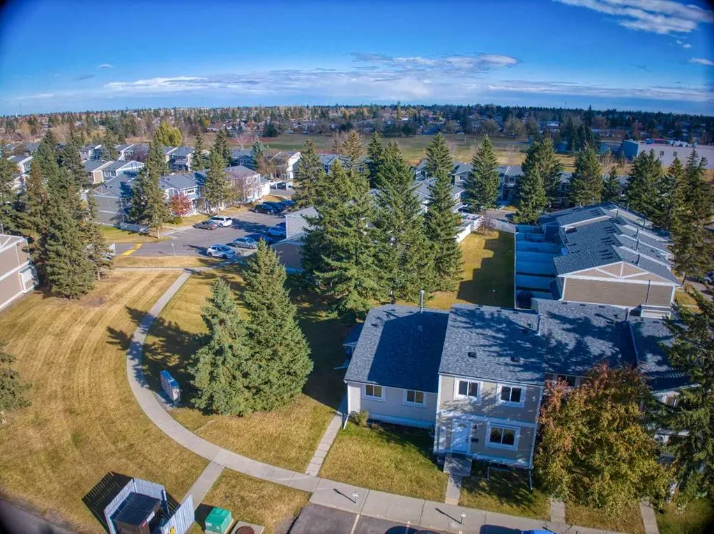 212 Georgian Villas NE