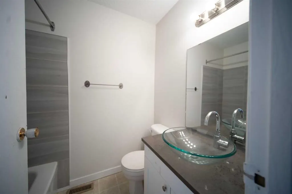 212 Georgian Villas NE