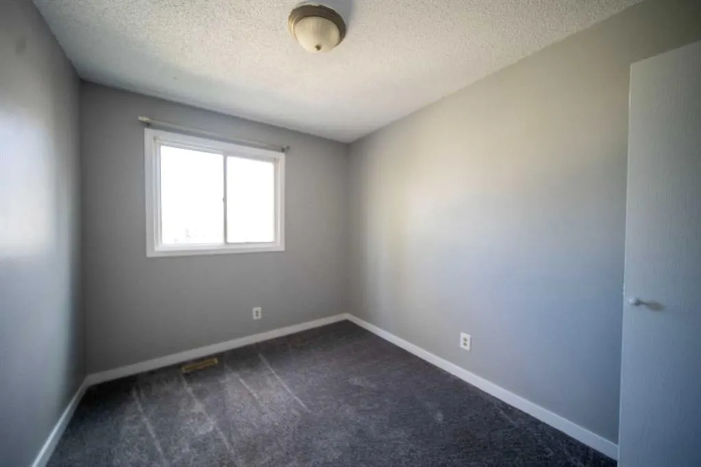212 Georgian Villas NE