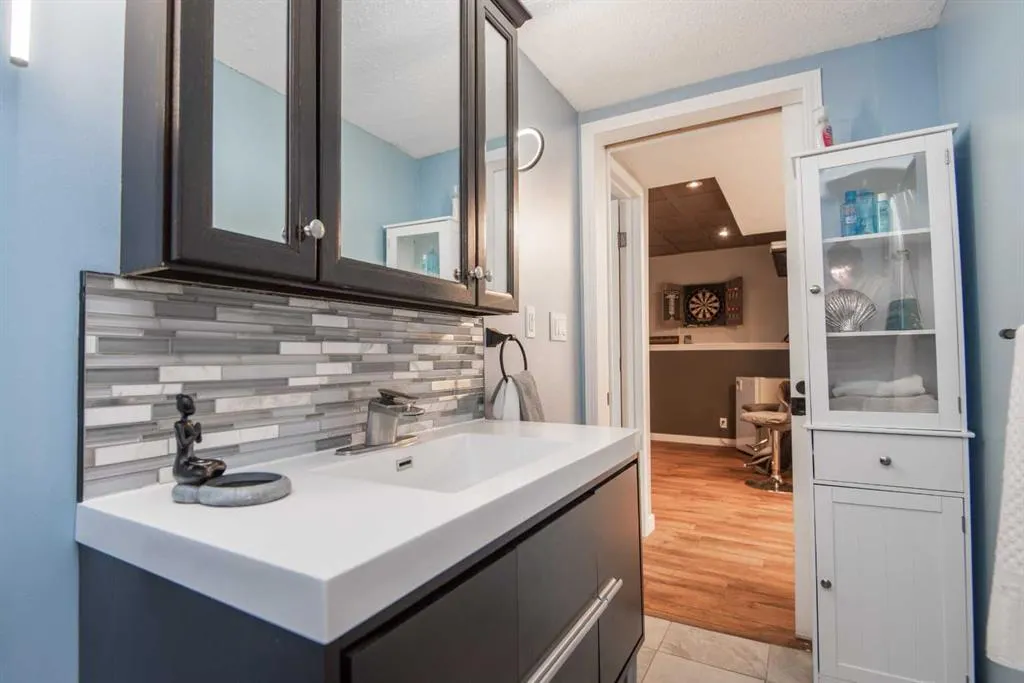 22 Woodbine Avenue