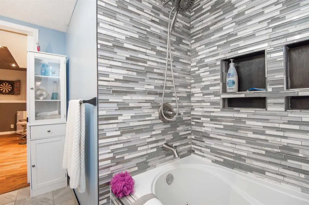 22 Woodbine Avenue