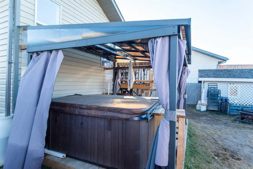 22 Woodbine Avenue
